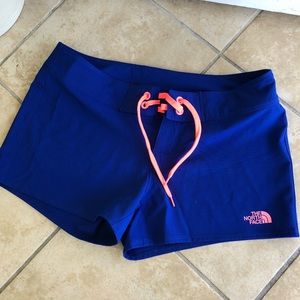 The North Face Women’s Shorts Size 6